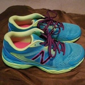 Women's New Balance ABZORB 680v4 - size 8.5